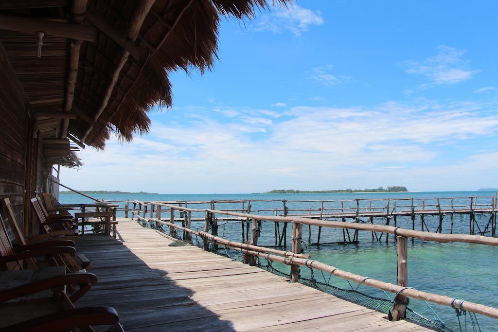 Bintan Laguna Restaurant And Resort Teluk Bakau Exterior foto