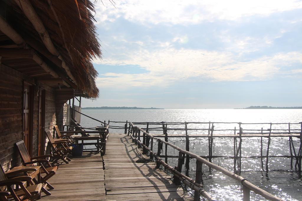 Bintan Laguna Restaurant And Resort Teluk Bakau Exterior foto