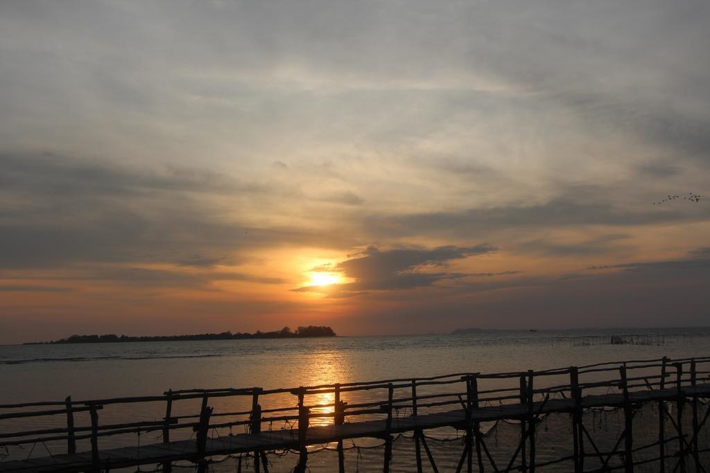 Bintan Laguna Restaurant And Resort Teluk Bakau Exterior foto